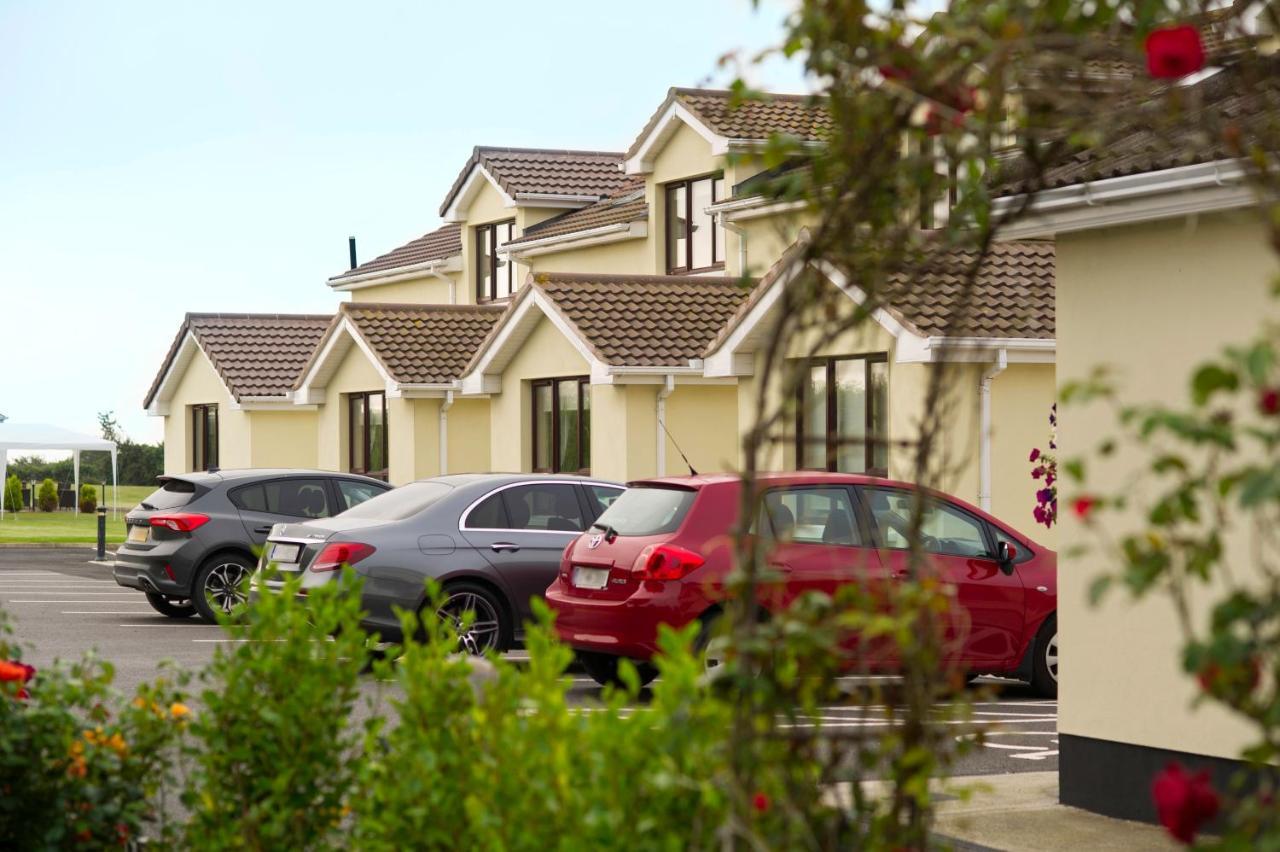 Hillview House Hotel Lusk Екстериор снимка