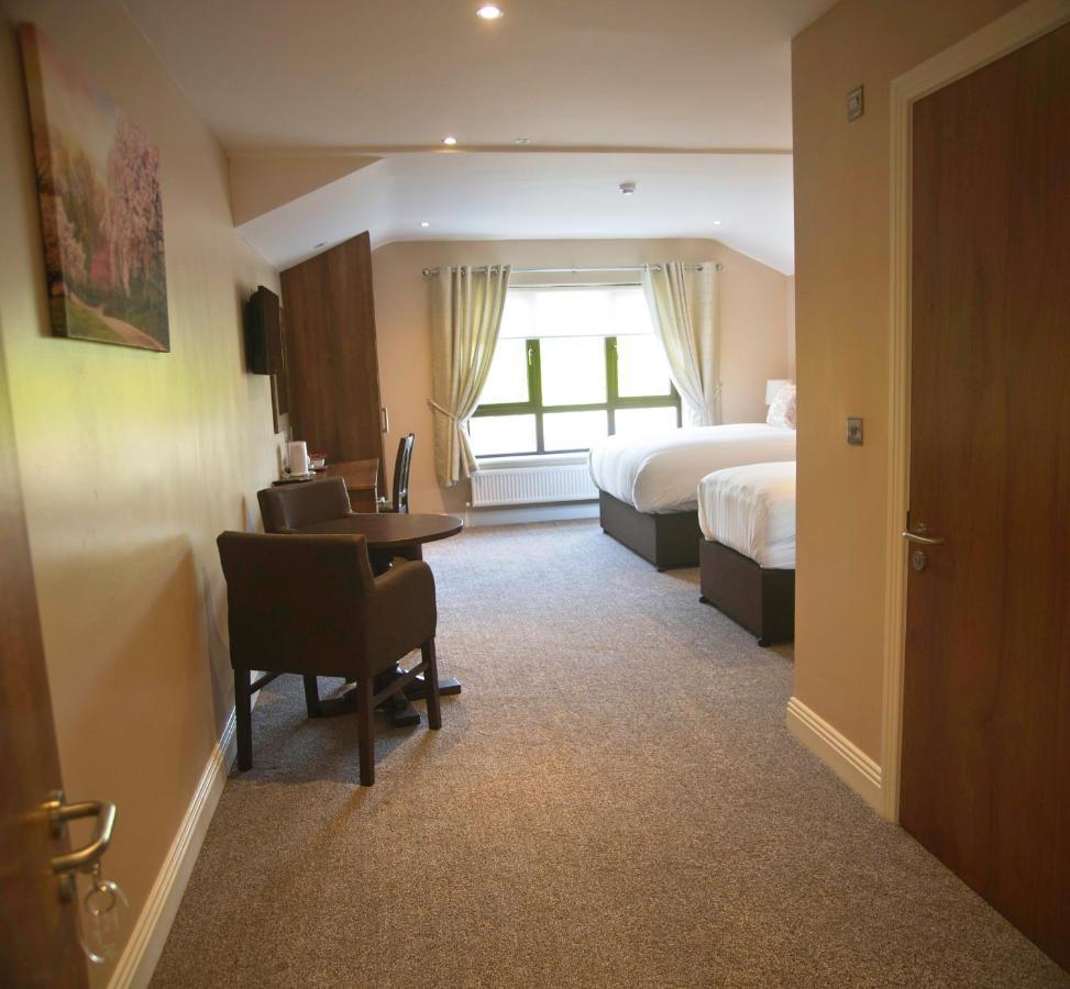 Hillview House Hotel Lusk Екстериор снимка