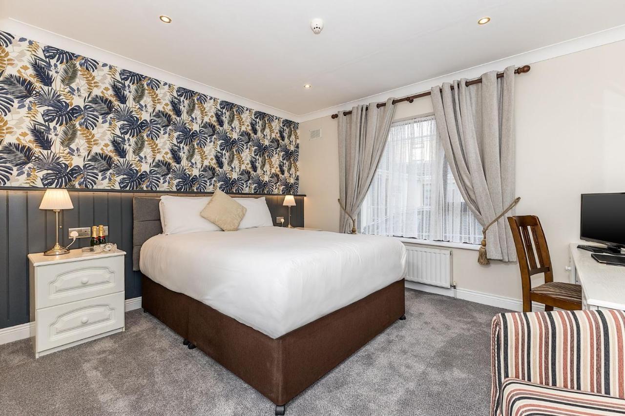Hillview House Hotel Lusk Екстериор снимка