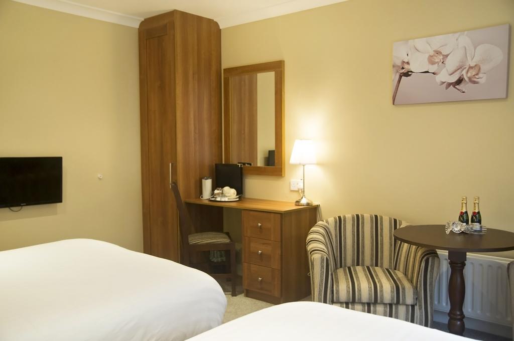 Hillview House Hotel Lusk Екстериор снимка