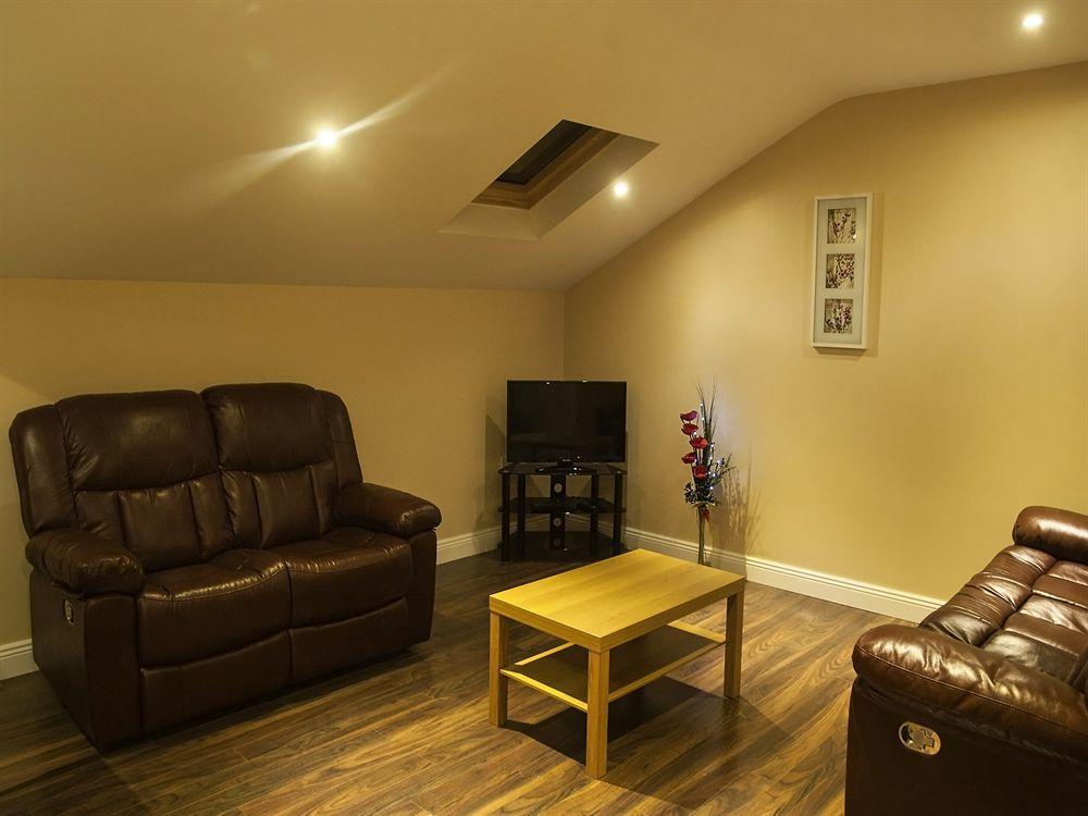 Hillview House Hotel Lusk Екстериор снимка