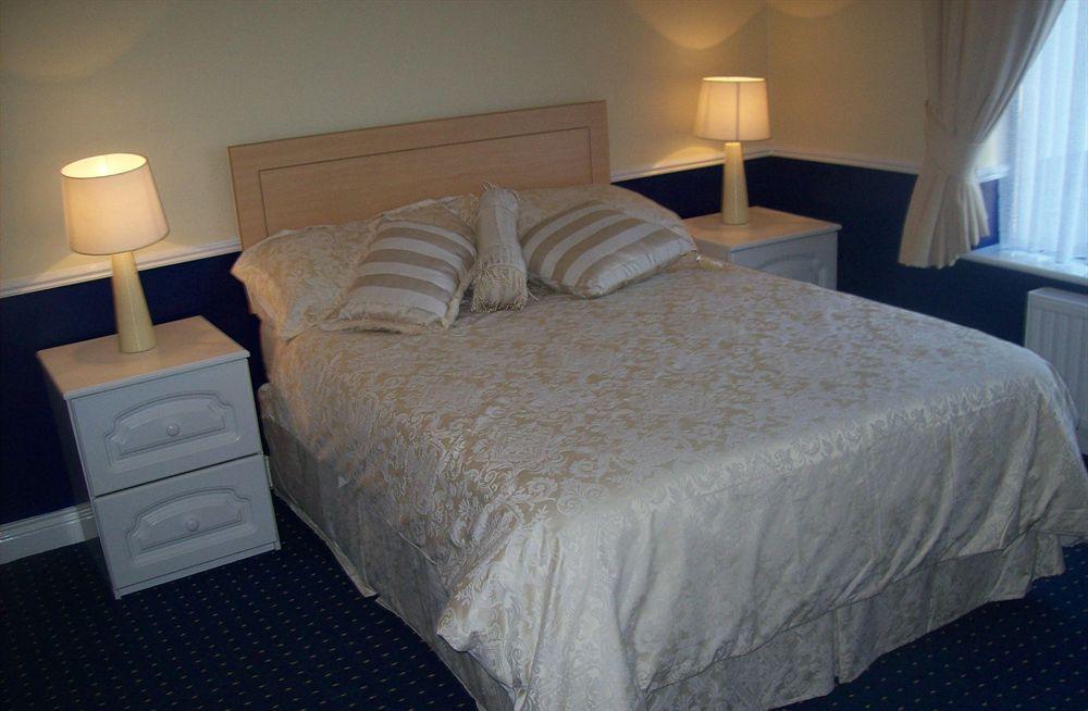 Hillview House Hotel Lusk Екстериор снимка