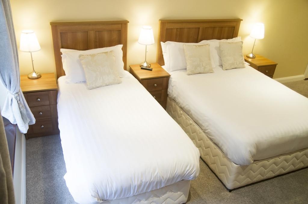 Hillview House Hotel Lusk Екстериор снимка
