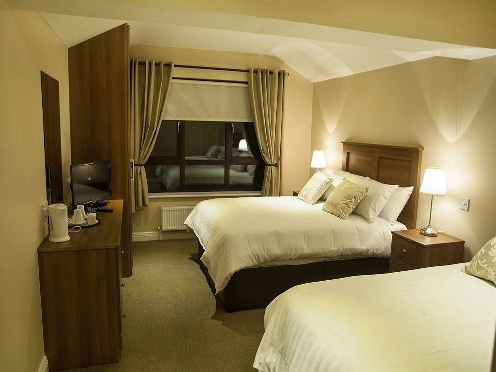 Hillview House Hotel Lusk Екстериор снимка