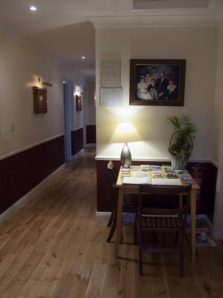 Hillview House Hotel Lusk Екстериор снимка