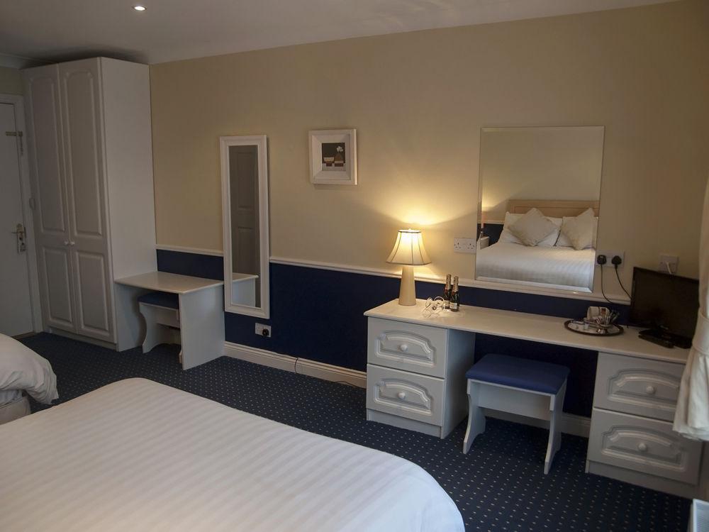 Hillview House Hotel Lusk Екстериор снимка