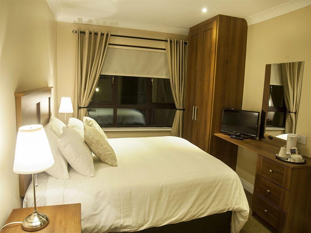 Hillview House Hotel Lusk Екстериор снимка