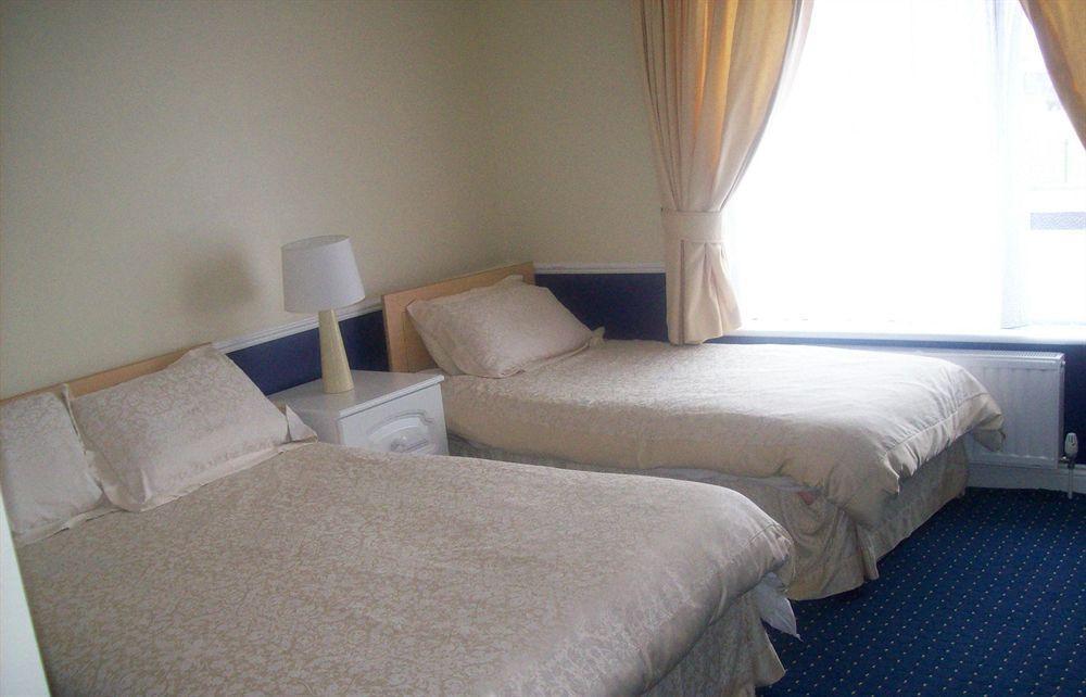 Hillview House Hotel Lusk Екстериор снимка