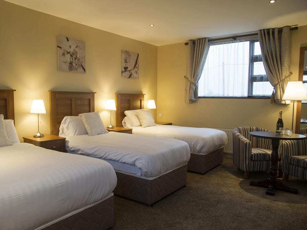 Hillview House Hotel Lusk Екстериор снимка
