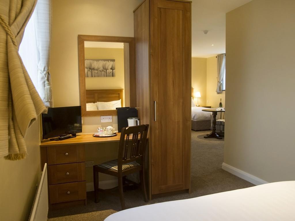 Hillview House Hotel Lusk Екстериор снимка