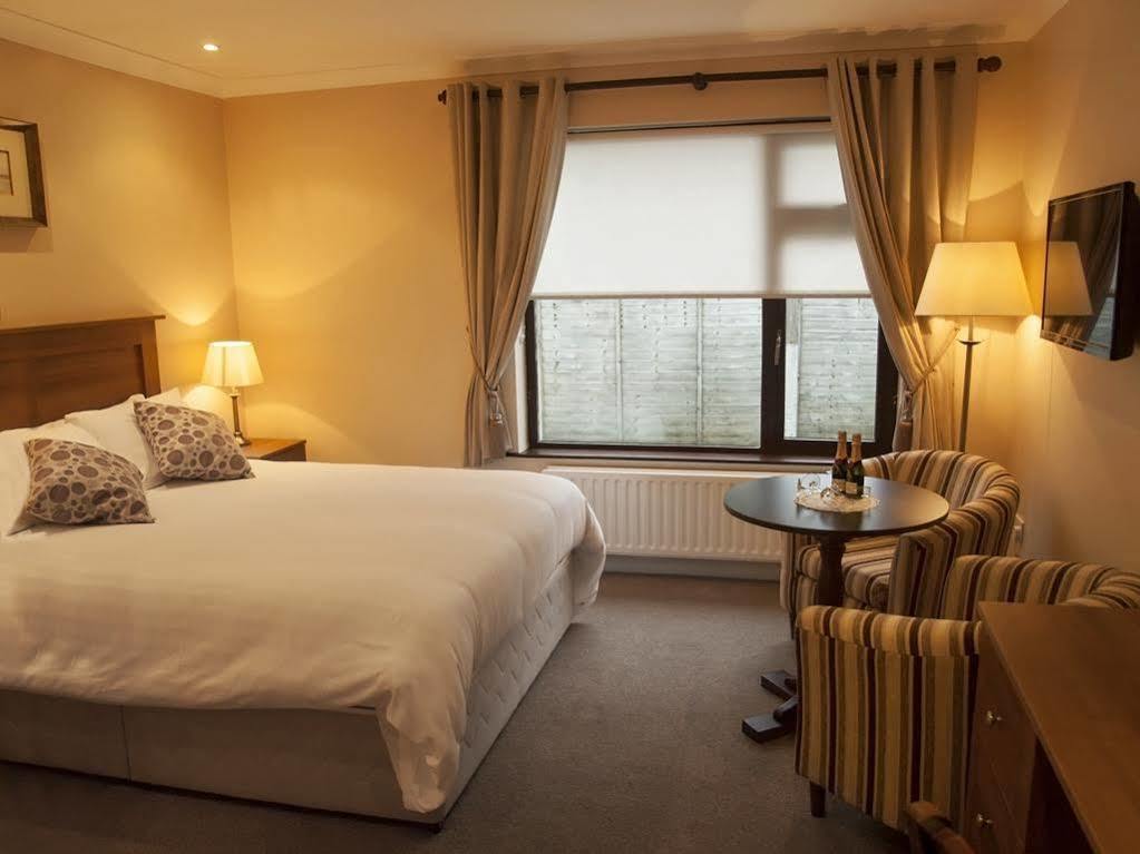 Hillview House Hotel Lusk Екстериор снимка