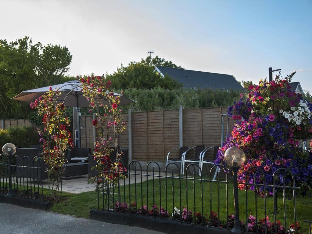 Hillview House Hotel Lusk Екстериор снимка