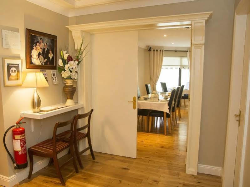 Hillview House Hotel Lusk Екстериор снимка