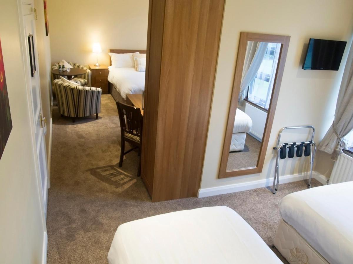 Hillview House Hotel Lusk Стая снимка